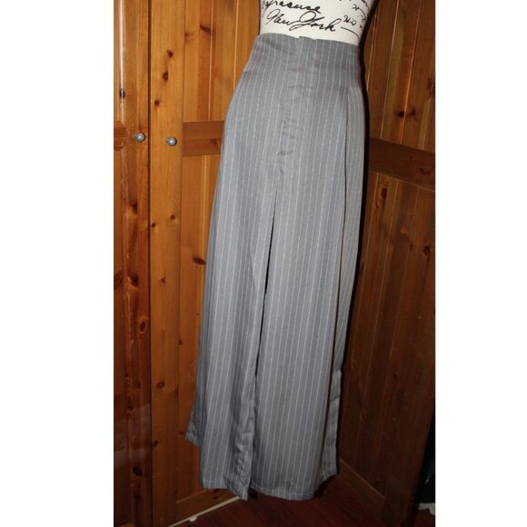 Forever 21 Plus WIde Leg Grey Pinstriped Pants Size 4X NWT - Picture 2 of 12